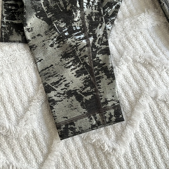 Lululemon legging - Picture 4 of 7